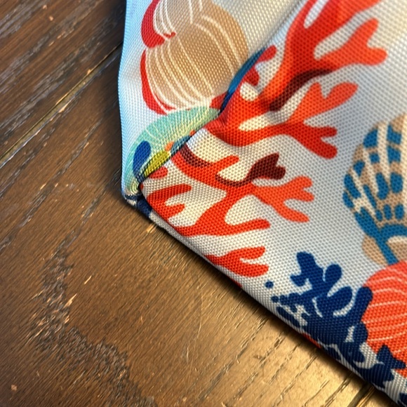 Vera Bradley Large Beach Tote. Sea life motif. - Picture 13 of 16